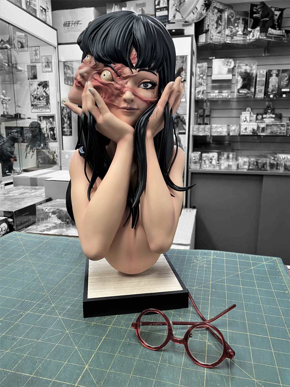 Junji ito Tomie Kawakami 40 cm Life Size Bust Studio Scale 伊藤